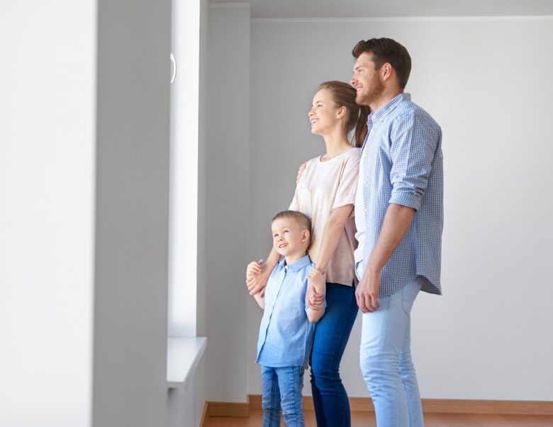 a family looking out a window with Life Insurance in Stronghurst, IL, Oquawka, IL, Burlington, IA, Galesburg, Monmouth, IL, Biggsville